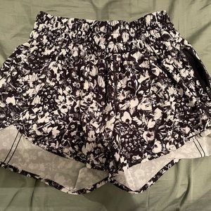 Lululemon tracker shorts